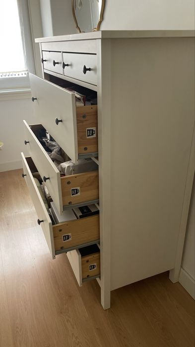Comoda/camiseiro  alta branca ikea hemnes