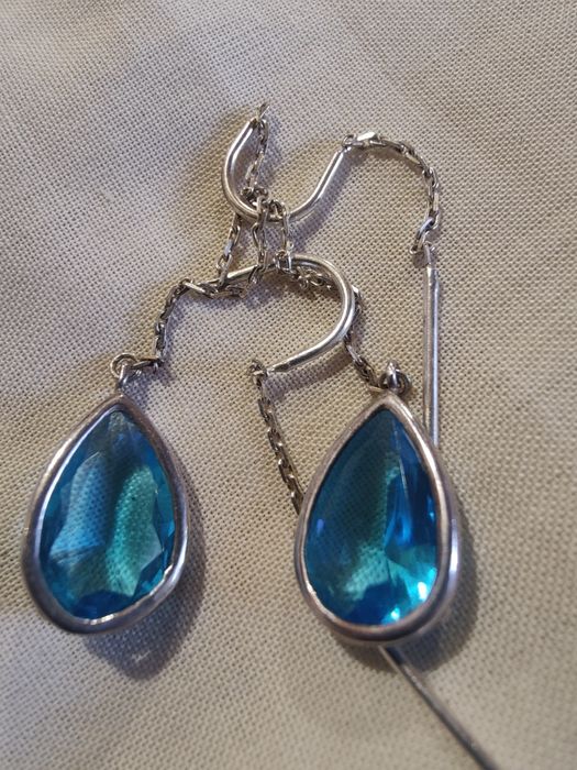 Стильні сережки - протяжки