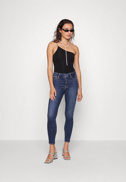 Body na jedno ramię Good American S