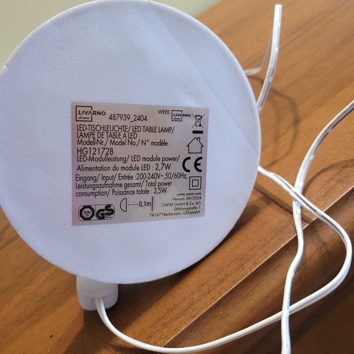 Lampka stołowa LED z regulowanym ramieniem