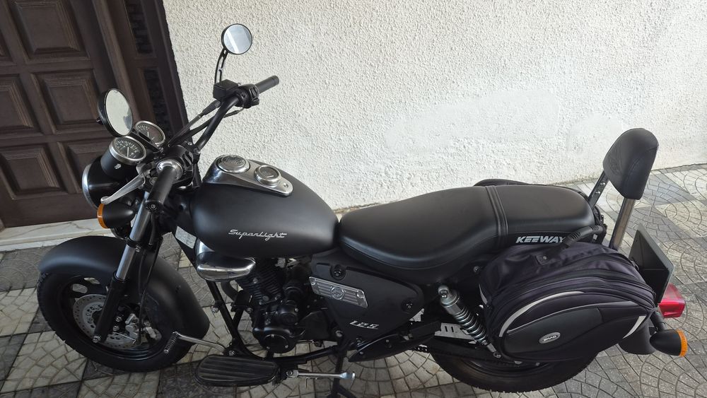 Moto Keeway Superlight 125 (2015)