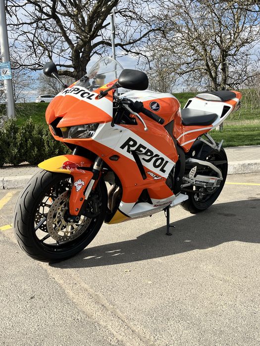Honda cbr600rr.