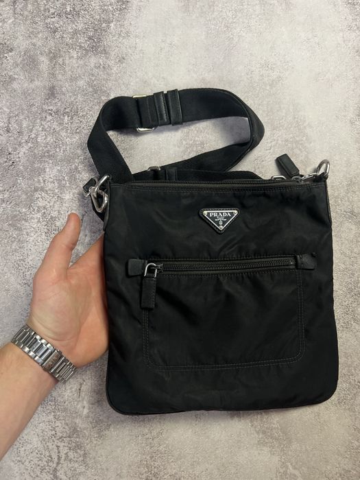 Нейлоновая оригинальная сумка Prada Tessuto