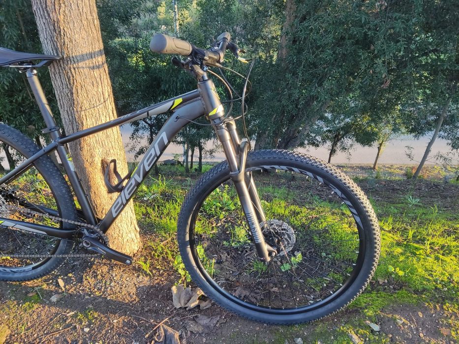 Btt 29 m 12x1v com rock shox a ar