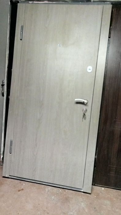 Вхідні двері. СКЛАД ДВЕРЕЙ б.у. на будь-який смак. Входные двери