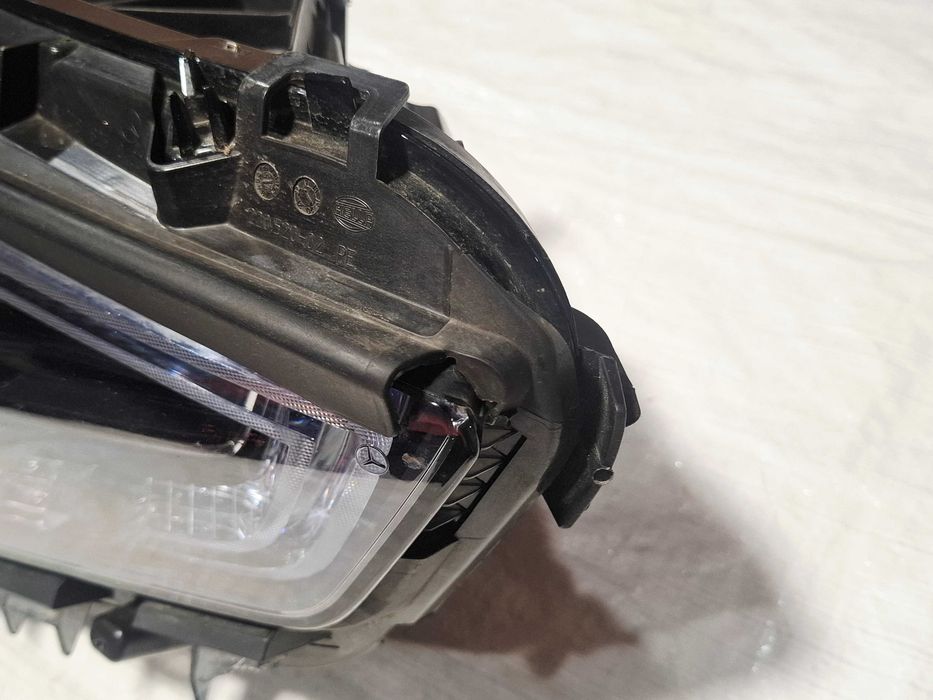 lampa przód przednia prawa mercedes cla ii 2 a118 w118 lift multibeam 2023-2025 a1189061401 cała ladna nie uszkodzona