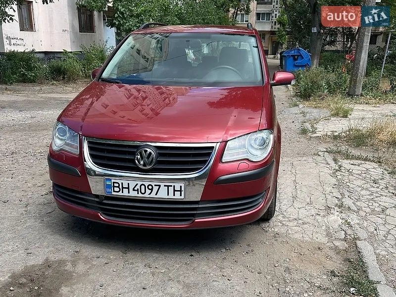 Volkswagen Touran 2007
I покоління (FL)  •  1.6 MPi MT (102 к.с.)