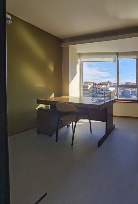Aluger de espaco de escritorio - Porto