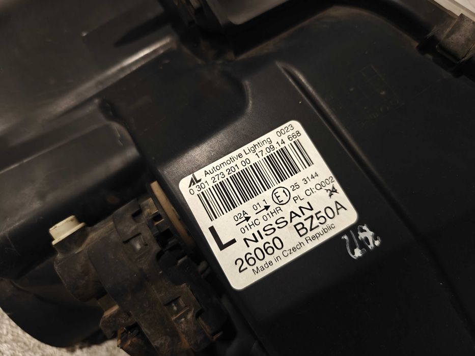 Lampa Lewy Przód Nissan NV400 EUROPA