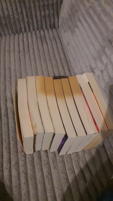 Wojownicy – Erin Hunter | komplet 9 tomów | idealny stan