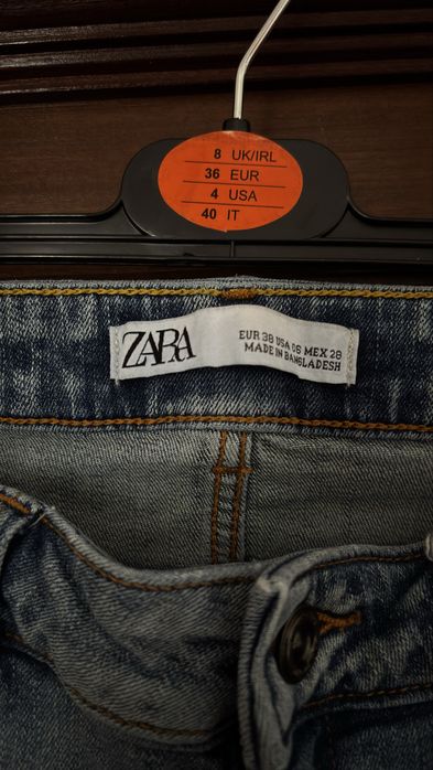 Calças de Ganga Zara Rasgadas Azuis