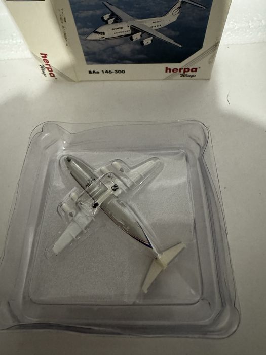 Avião miniatura da Herpa