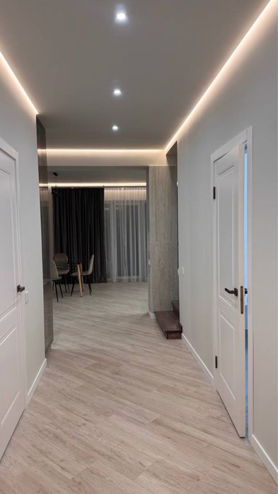 Продаж дуплексу з гаражем.