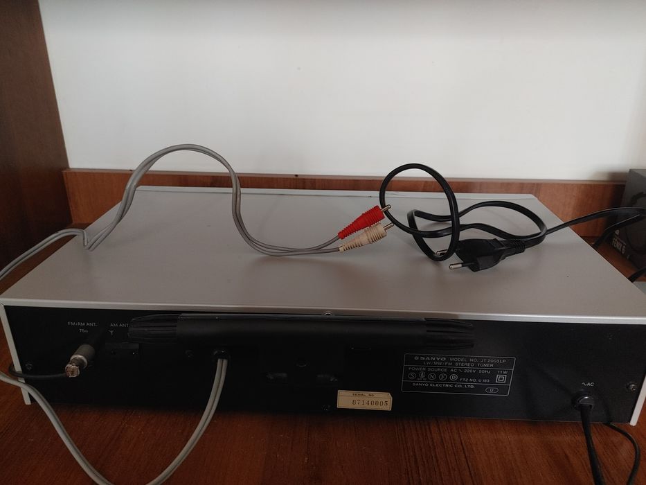 Аналоговий стерео тюнер     SANYO JT 2003 LP