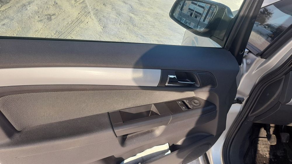 Свежепригнан Opel Zafira B 2006 Газ/бензин