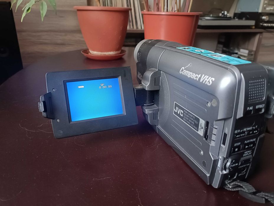 Відеокамера JVC VHS-C GR-AXM405A