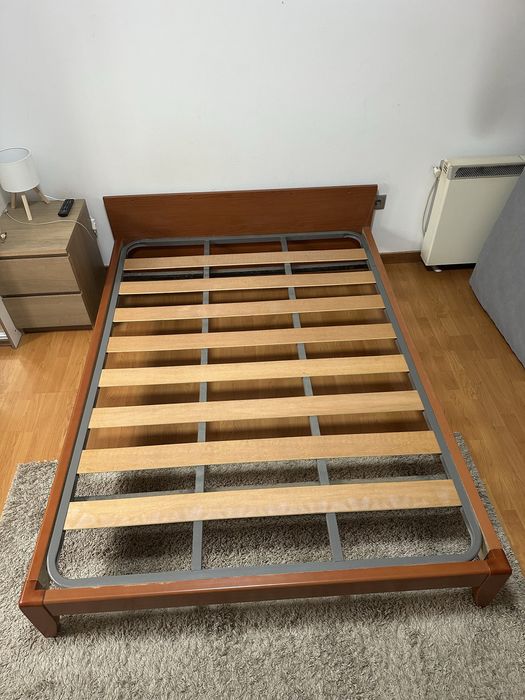 Cama de casal 140 x 200 cm