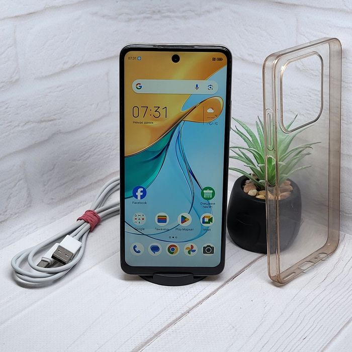 Продам телефон ZTE Nubia V60 Design  4+10/256Gb NFC в гарному стані