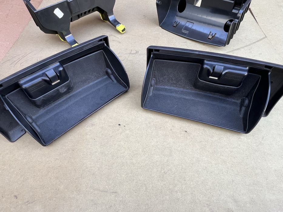 Gavetas dos bancos audi TT 8j