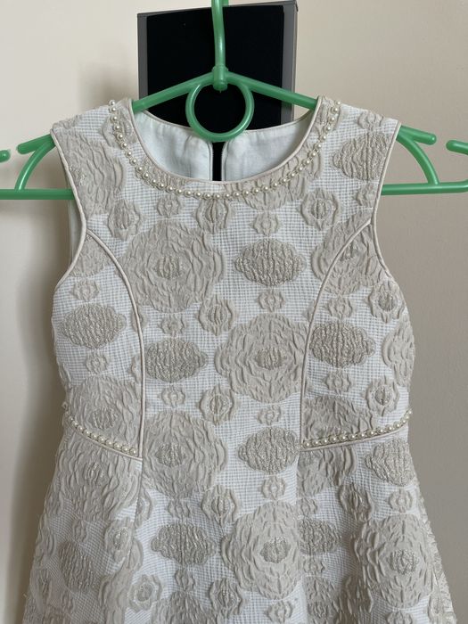 Плаття сукня святкова нарядна світла беж пишна 6 7 8 років