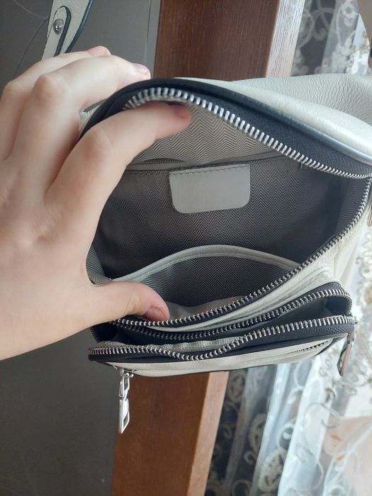 Жіноча сумочка біла