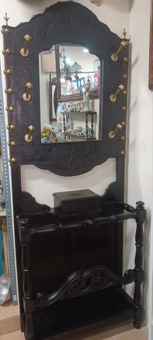 Bengaleiro em madeira e couro