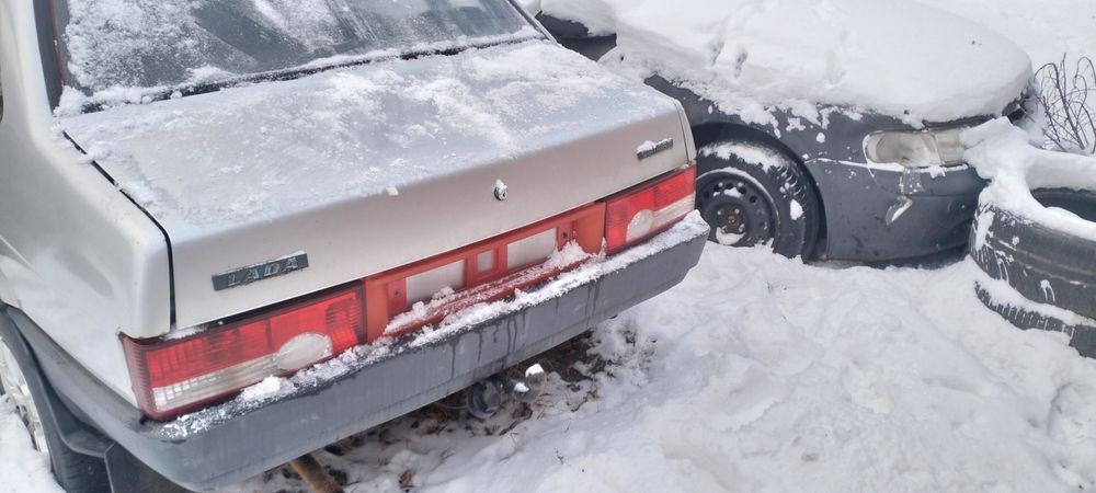 Продам ваз 21099 по запчастинам обо цілу