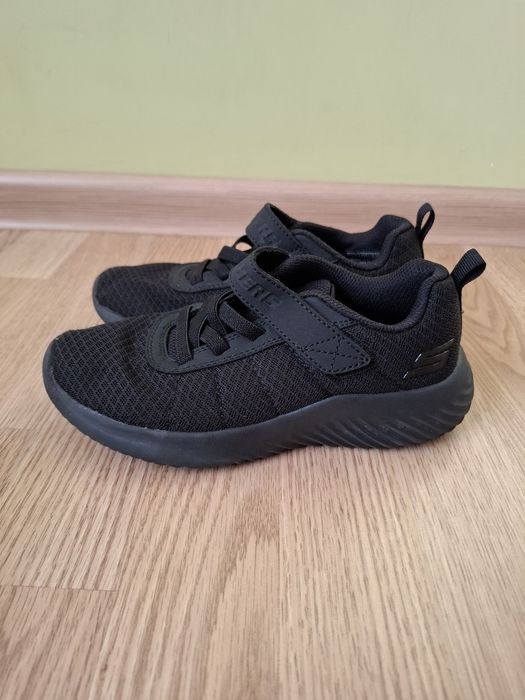 Кросівки Lacoste Skechers  Clark's 32p