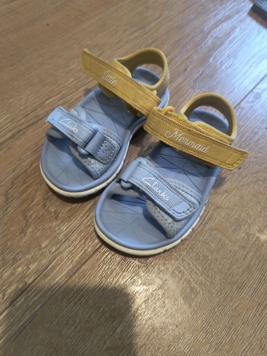 Босоніжки Clarks 22