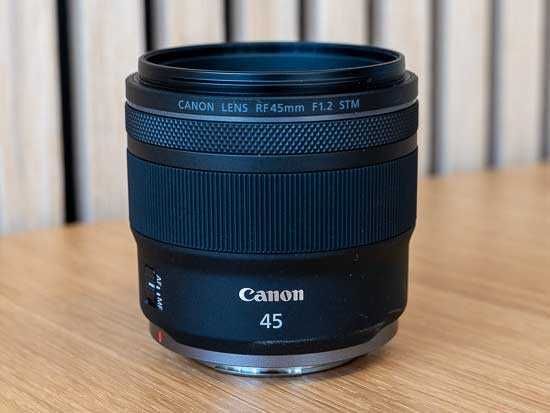 Canon 45mm 1.2 STM + JJC Lens Hood