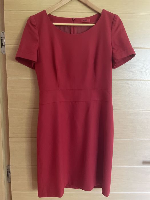 Sukienka 99% WEŁNA Hugo Boss rozmiar 38