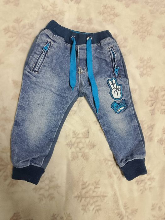 Jeansy spodnie dżinsowe chłopięce ściągacze sznurek naszywki B&O Kids