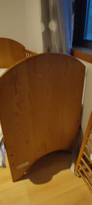 Cama de bebê madeira