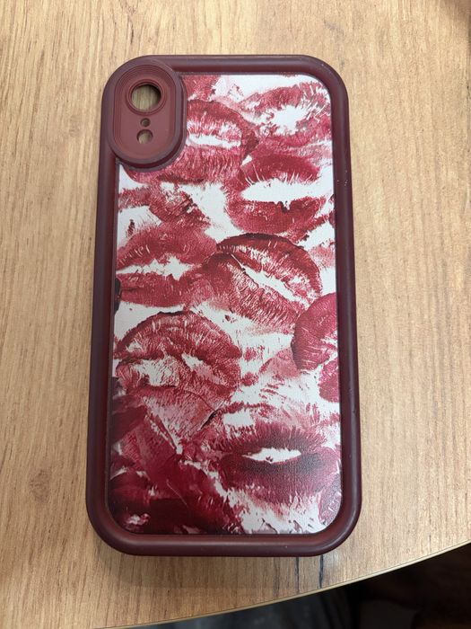 Iphone XR 128 Gb + 2 etui + szkło prywatyzujonce 2 szt