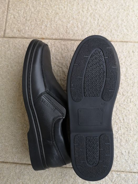 Sapatos de homem Novo n.43
