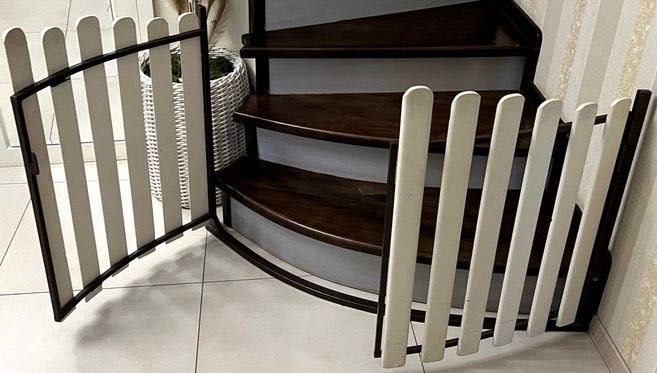 Дитячий бар'єр для сходів