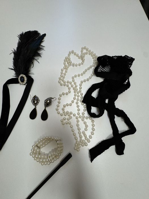 Sukienka retro lata 20. z dodatkami XL- owy zesraw