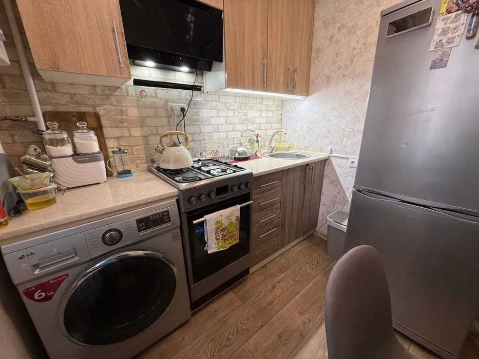 Продаж 2к квартири 12 квартал, вул. Василя Сліпака (Єрмолової) терра