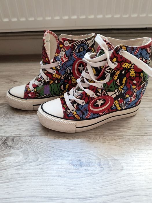 Komiksowe trampki stan bdb rozm 36 sneakersy koturny