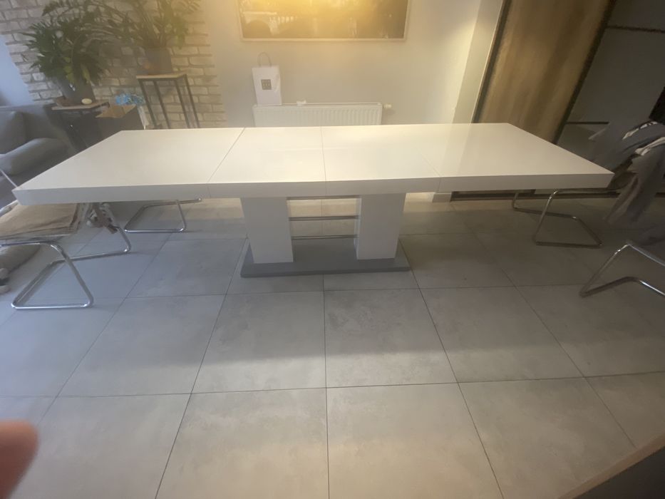 Stól rozkładany lakierowany