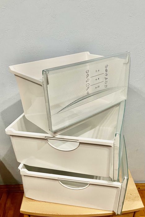 Ящики/полиці холодильника Liebherr CUP30110