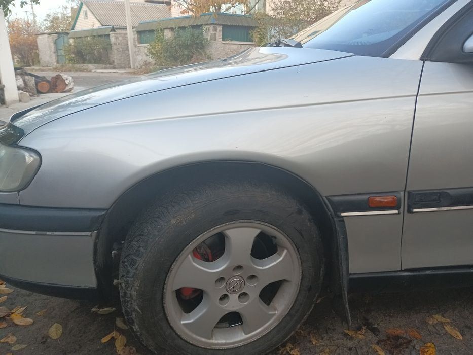 Машина Опель Омега В