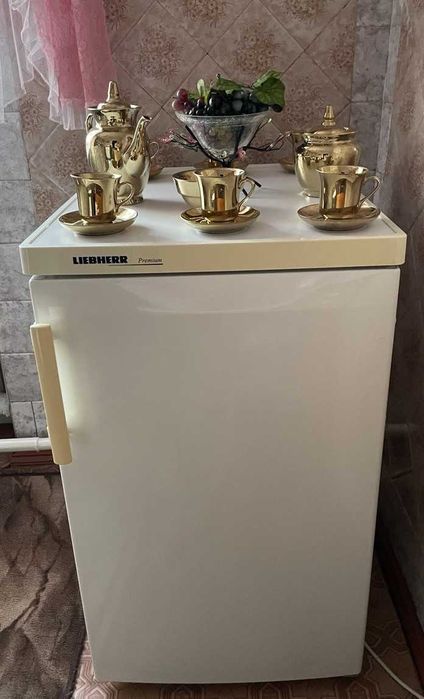 Продаються холодильники та морозильна камера