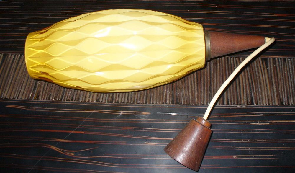 Candeeiro de tecto anos 60 com suporte em madeira