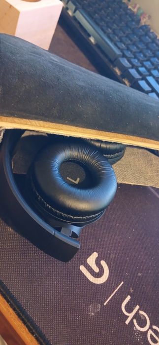 Футляр для навушників JBL