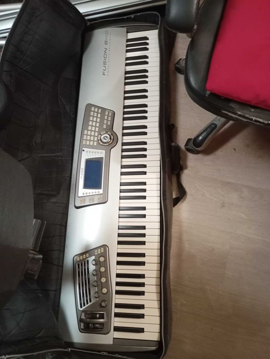 Vendo órgão Alesus a funcionar perfeitamente.