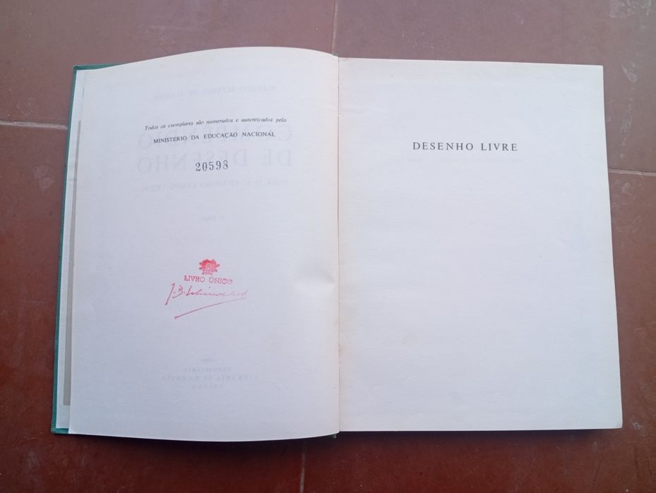 Livro "Compêndio de Desenho para o 1.º Ciclo do Ensino Liceal"