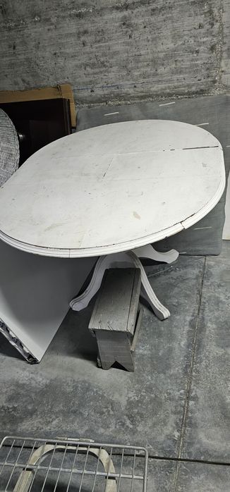 Mesa de madeira antiga