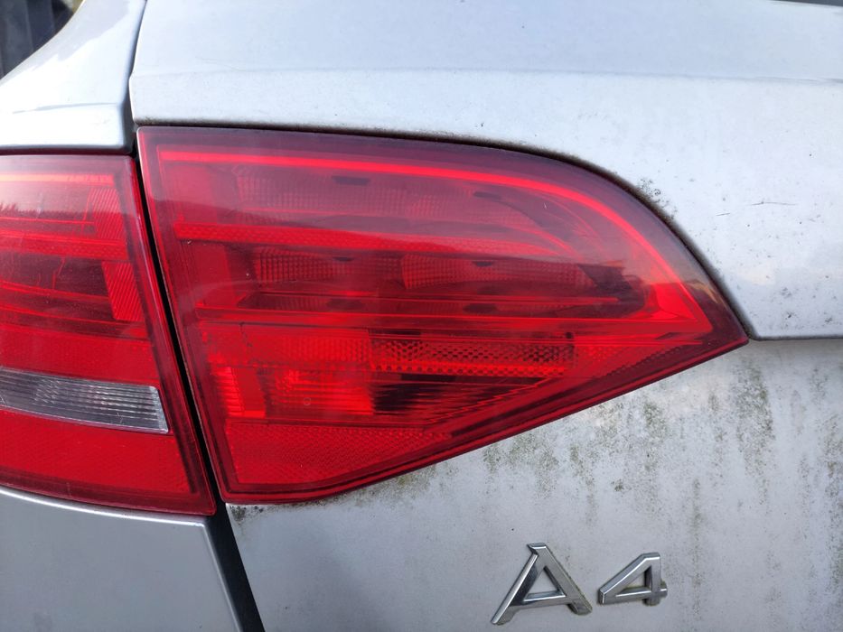 Farolim da mala esquerdo AUDI A4 Avant (8K5, B8)