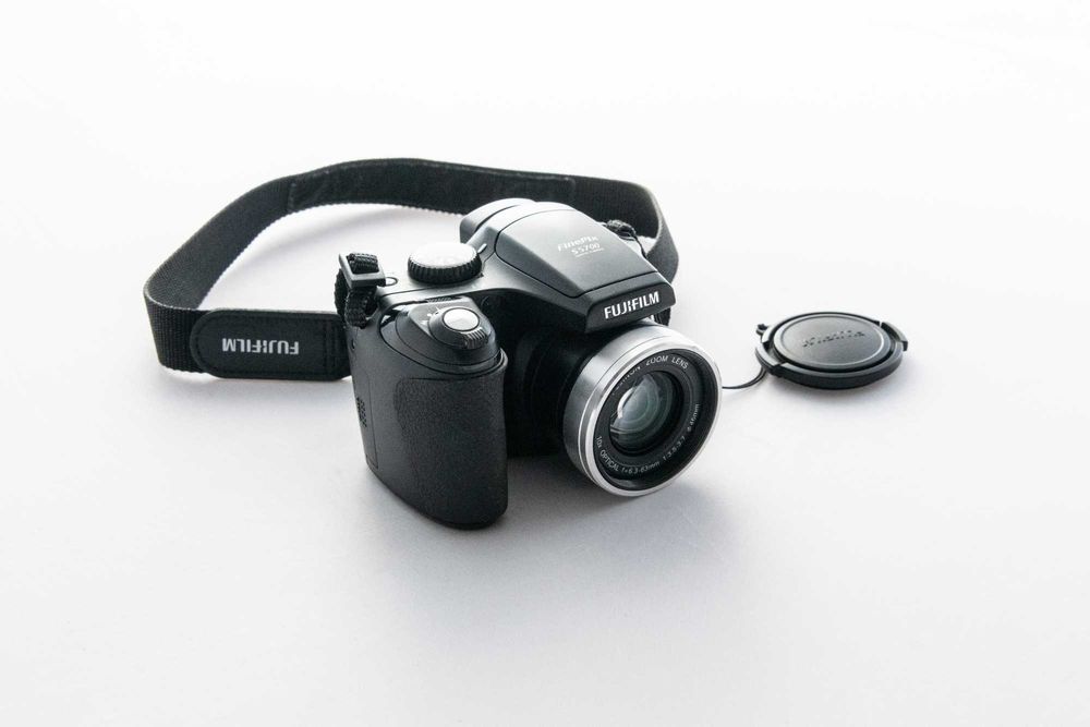 Aparat cyfrowy FujiFilm FinePix S5700